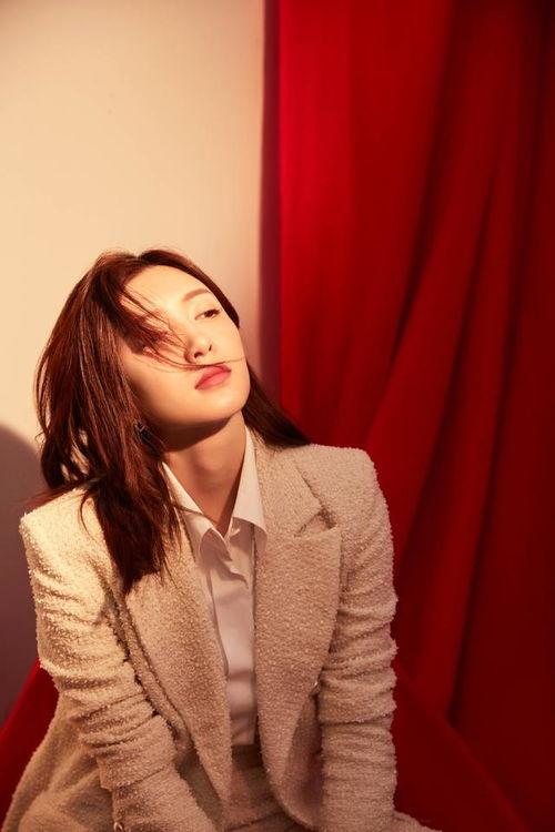 江疏影表情包,解锁幽默新姿势，笑出腹肌的瞬间